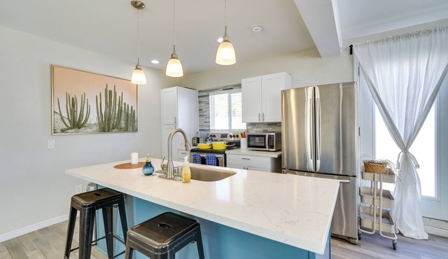 Las Vegas Home w/Patio & Grill: 6 Mi to The Strip