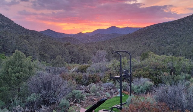 Las Vegas Mountain Retreat
