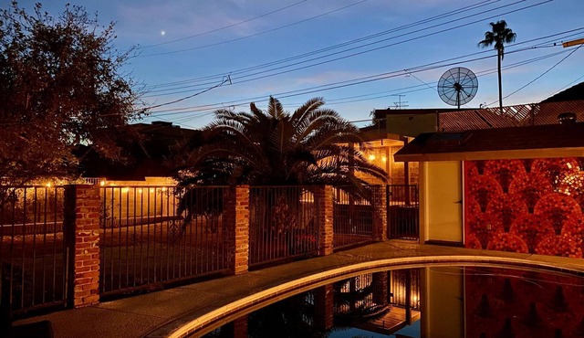 Las Vegas Pool House! Ranch Home With Salt Pool and High Speed Internet Close Drive to Strip.