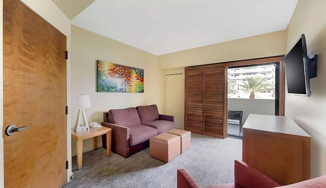 Las Vegas Resort near Attractions:Near Harry Reid Airport,Free Parking,Pool