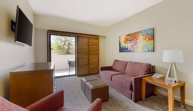 Las Vegas Resort near Attractions:Near Harry Reid Airport,Free Parking,Pool