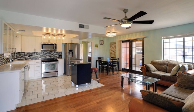 Las Vegas Townhome w/ Community Pool & Hot Tubs!