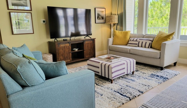 Lasata 3401-3403 ~ "Suite Sunshine" is your next favorite place to stay!