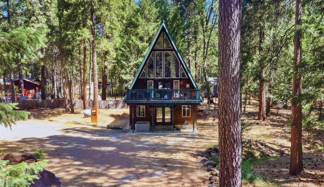 Lassen A-Frame Cabin w/Hot Tub