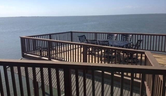 Last min deal! Bay on 3 sides Best sunset on the island. Great fishing