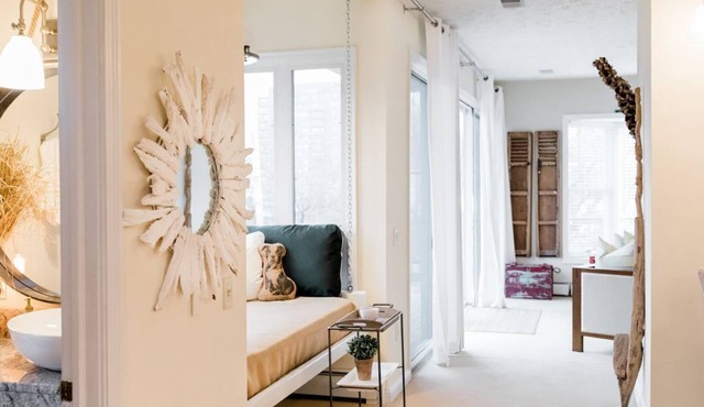 Last-Min Deal! Luxury City Overlook Walk to Mt Adams Hotspots