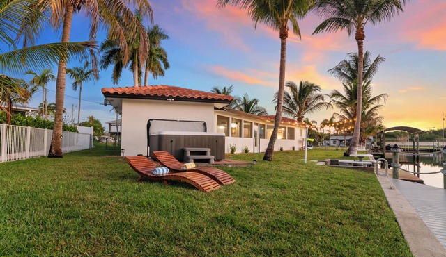 Last-Min Deal: with Kayaks, Hot Tub, Fishing Gears & Pets Welcome