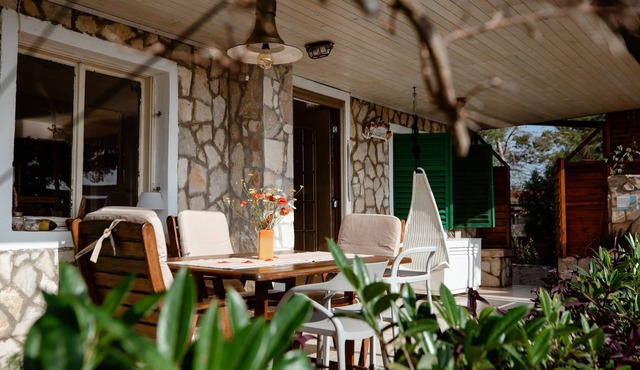 Last Minute Deal 40% Off/Unwind in Traditional Island Home