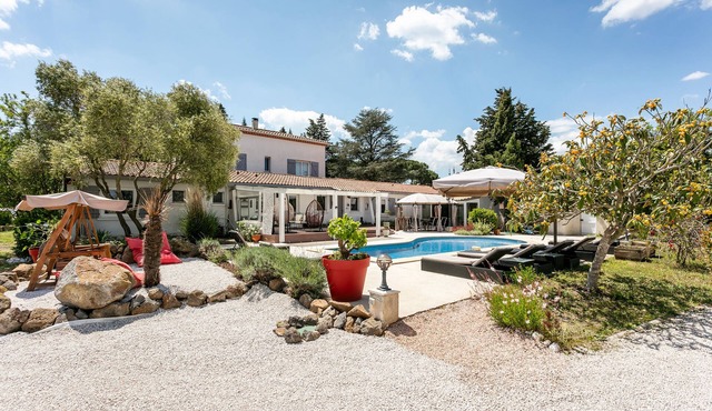 LAST MINUTE DEAL AIR-CONDITIONED VILLA NEAR THE SEA