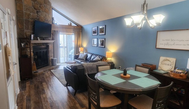 Last minute discount! Close to Ober Mtn. 2.7 miles from the Gatlinburg strip.