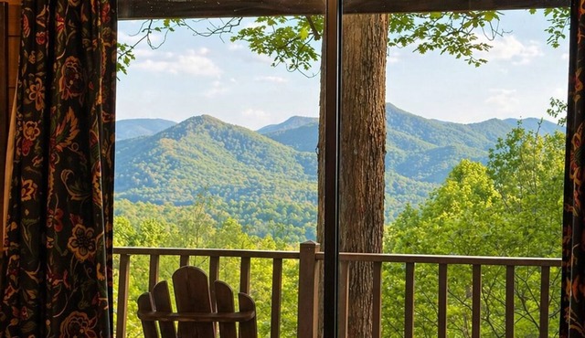 Last-minute discounts! Honey Lodge, Beautiful Mtn View, Master Main Town 1 Mile