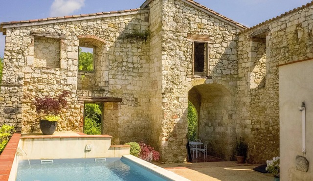 Last minute promotion Domaine de Saussignac grand gîte haut-de-gamme Maubec