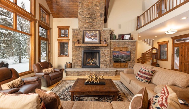 Last Nickel Lodge: Private Home on Golf Course, Hot Tub, Pool Table, Foosball