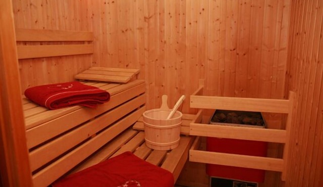 LaTaniaCourcheval SAUNA SKI INOUT Sleep 8 2 BR +mezanine 2 Bath Panoramic views