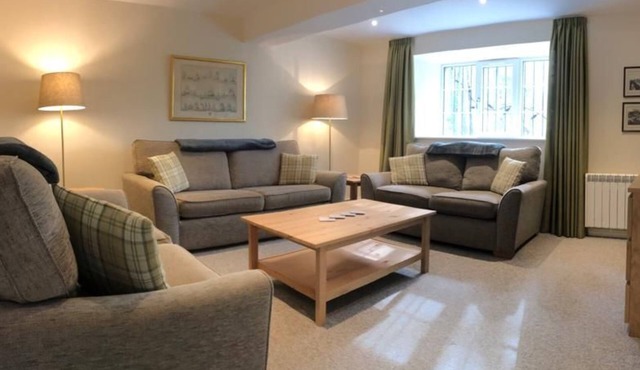 Lategillan Cottage - a cottage that sleeps 8 guests in 3 bedrooms