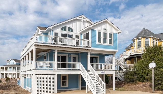 Latitude Adjustment: Private Pool, Walk to Beach, Comm. Amenities