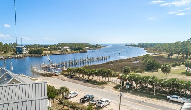 Lattitude Adjustment 1BR/2BA condo