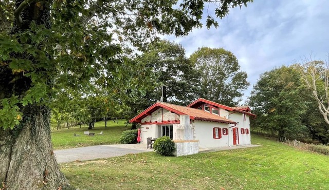 LAU Haitzak - Iholdy