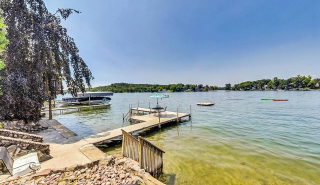 Lauderdale Lakefront Home, Sleeps 10