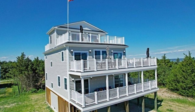 Laughter Beach House! LIFE, LOVE, LAUGHTER & INCREDIBLE VIEWS