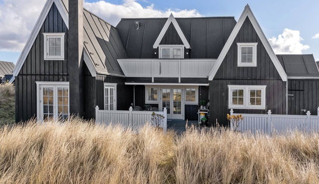 "Laura" - 1km from the sea by Interhome