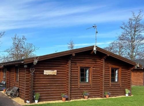 Laura's Lodge Hot Tub Log Cabin, Felmoor Park, Morpeth, Northumberland