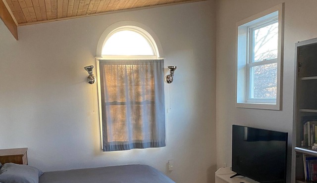 Laura's View Tower - King, Large Bathtub, Birding