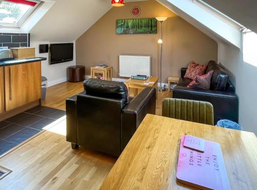 Lauras Loft - Uk49740