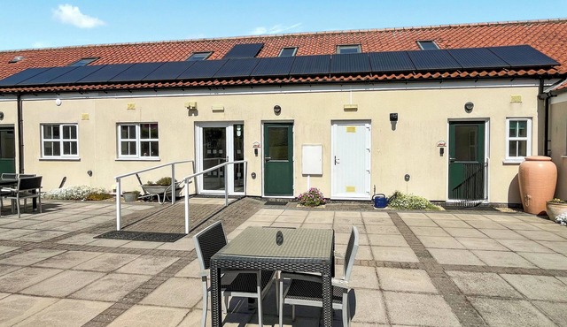 Lauras Loft - UK49740