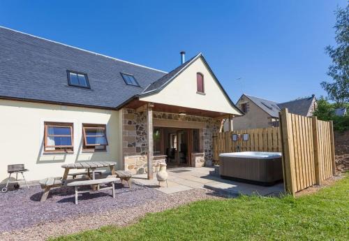 Laurel Cottage at Williamscraig Holiday Cottages