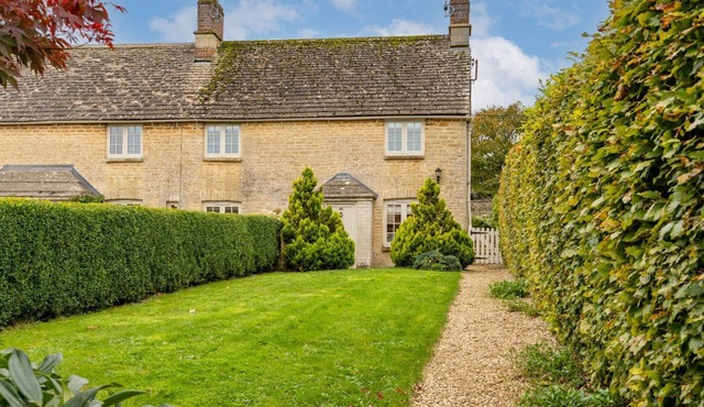 Laurel Cottage - pet-friendly in Coln St Aldwyns