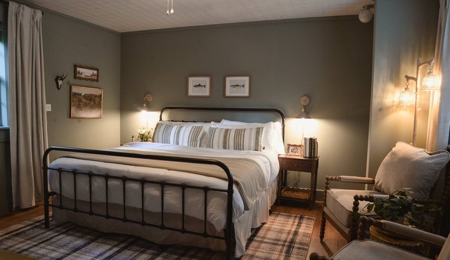 Laurel Falls Room on Lookout Mountain