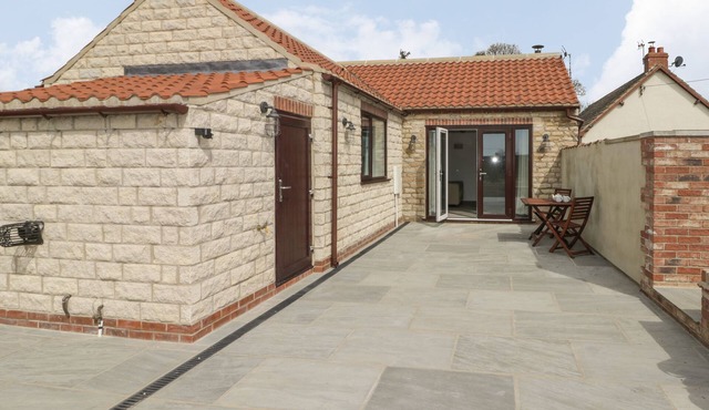 LAUREL FARM, pet friendly, country holiday cottage in Rillington