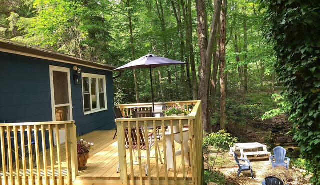 Laurel Highlands Crab Run 3 BR 2 B Creekside Cottage