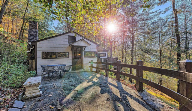 Laurel Hollow Cottage at Cliffwood Colony