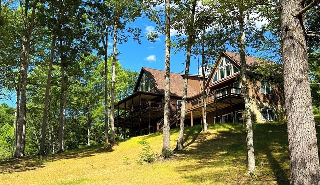 Laurel Mountain Getaway 🌄 Trout Fish on Crooked Creek🎣