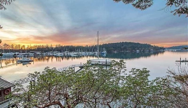 Laurel Point - Friday Harbor on Beautiful San Juan Island