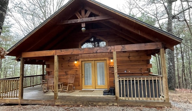 Laurel Wood - Hot Tub, King Bed, Dog Friendly! by RedAwning