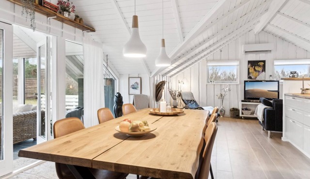 "Laurens" - 800m from the sea by Interhome
