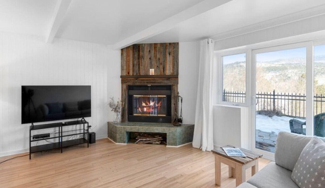 Laurentian Retreat with Views of Mont-Tremblant