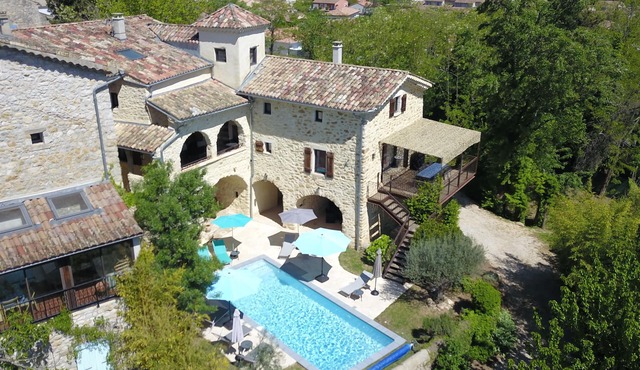 LAURIERS-MAGNIFICENT COTTAGE IN VALLON PONT D'ARC - cleaning and linens included