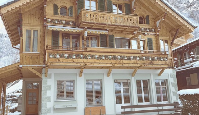 Lauterbrunnen Staubbach apartment : view of mountains, waterfall ,river,terrase