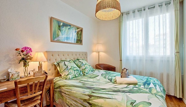 “L’Authentique”: soothing and rural! Air conditioning and free/secure parking!