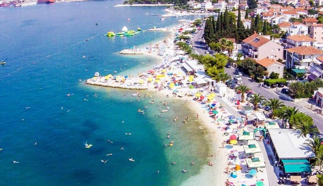 LavandaResidence Trogir Split Villa* Heated Pool HotTube Tavern Grill