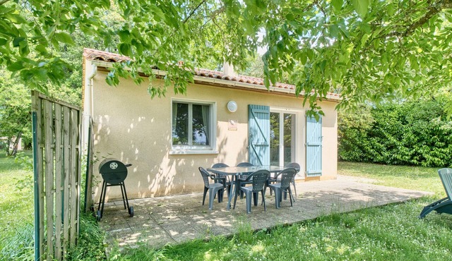Lavande - Holiday Home in the Heart of Périgord Noir with Shared Heated Pool
