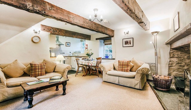 Lavender Cottage - a cosy cottage for two (+ cot) with exceptional leisure facilities