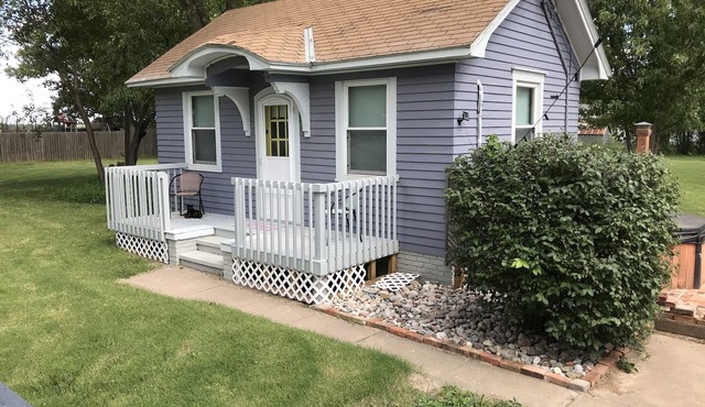 Lavender Cottage: Lindsborg