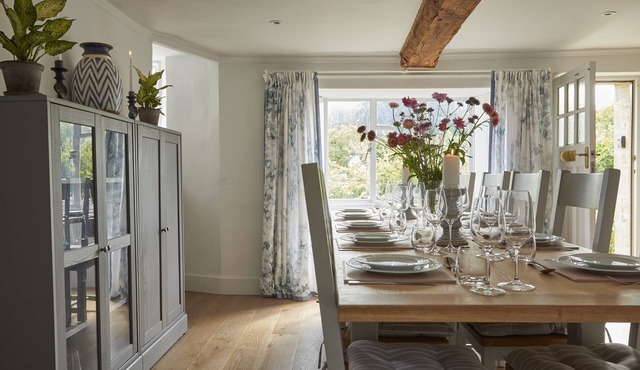 Lavender Cottage - sleeps 10 guests in 4 bedrooms