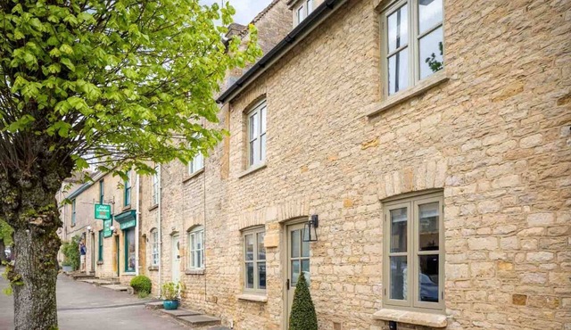LAVENDER COTTAGE (STOW-ON-THE-WOLD) in Stow-On-The-Wold
