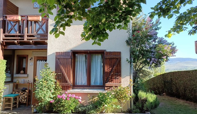 Lávet Blau House in quiet area, ideal for weekends and vacations.